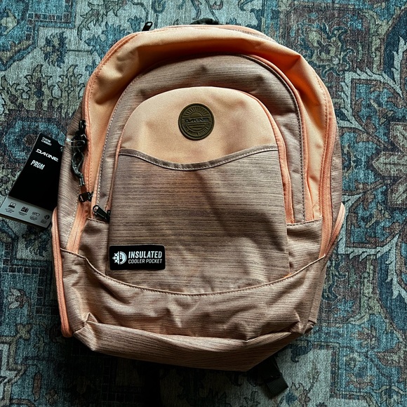 BNWT DAKINE backpack - Picture 1 of 4
